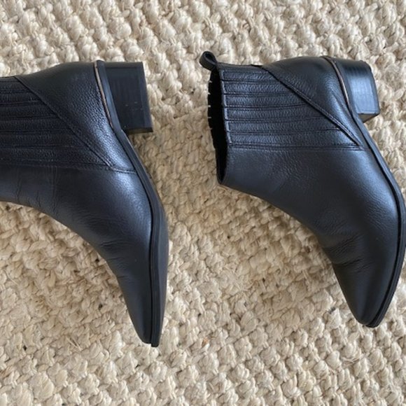Marc Fisher ankle boots - Picture 5 of 5